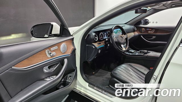 Mercedes-Benz E-Class E300 Exclusive