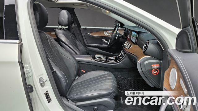 Mercedes-Benz E-Class E300 Exclusive