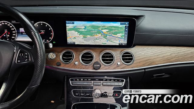 Mercedes-Benz E-Class E300 Exclusive