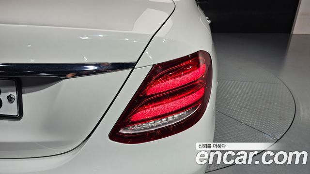 Mercedes-Benz E-Class E300 Exclusive