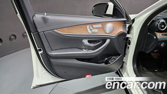 Mercedes-Benz E-Class E300 Exclusive