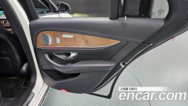 Mercedes-Benz E-Class E300 Exclusive