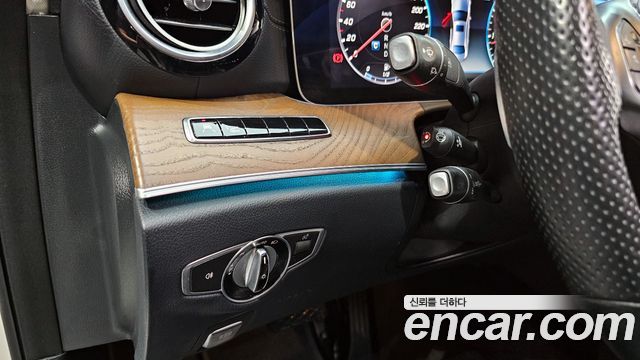 Mercedes-Benz E-Class E300 Exclusive
