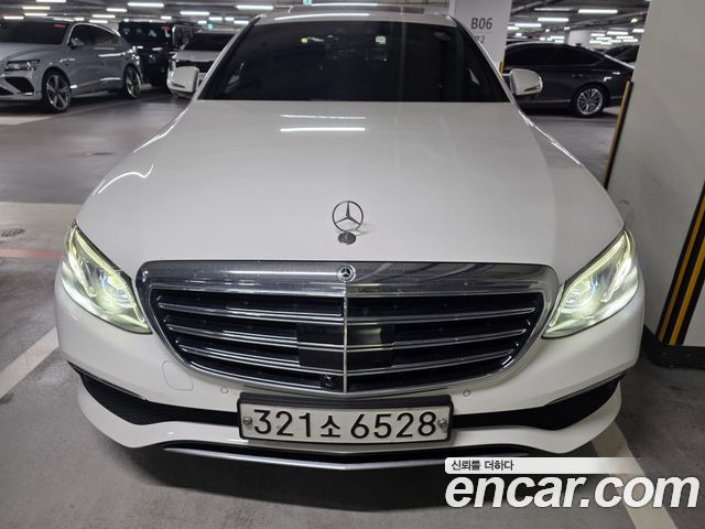 Mercedes-Benz E-Class E300 4MATIC Exclusive