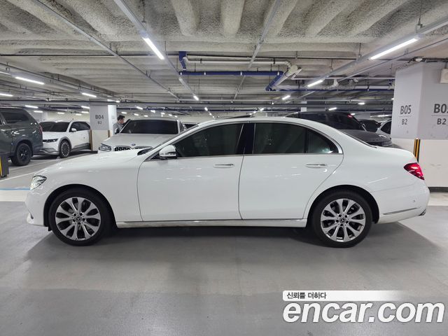 Mercedes-Benz E-Class E300 4MATIC Exclusive
