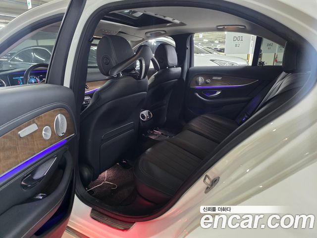 Mercedes-Benz E-Class E300 4MATIC Exclusive