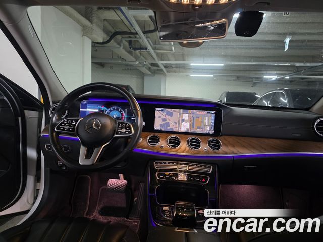 Mercedes-Benz E-Class E300 4MATIC Exclusive