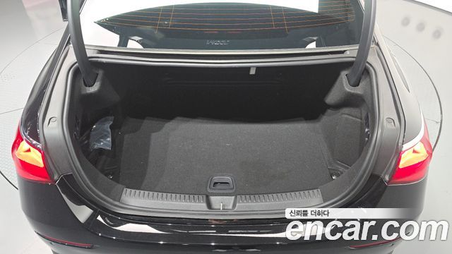 Mercedes-Benz E-Class E200 Avantgarde