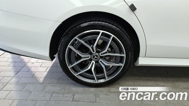 Mercedes-Benz E-Class E220d 4MATIC AMG Line