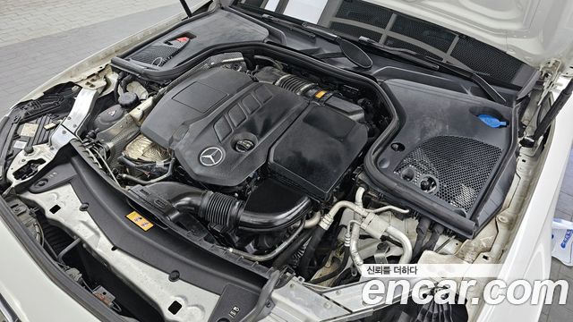 Mercedes-Benz E-Class E220d 4MATIC AMG Line
