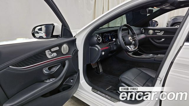 Mercedes-Benz E-Class E220d 4MATIC AMG Line