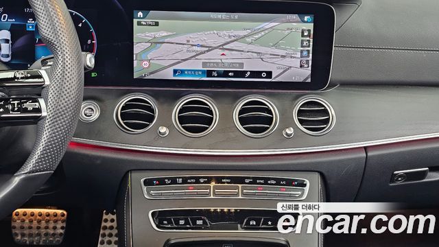 Mercedes-Benz E-Class E220d 4MATIC AMG Line