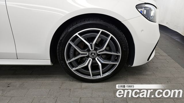 Mercedes-Benz E-Class E220d 4MATIC AMG Line