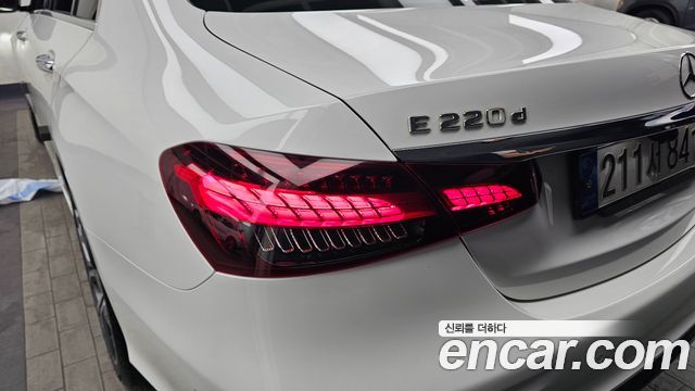 Mercedes-Benz E-Class E220d 4MATIC AMG Line