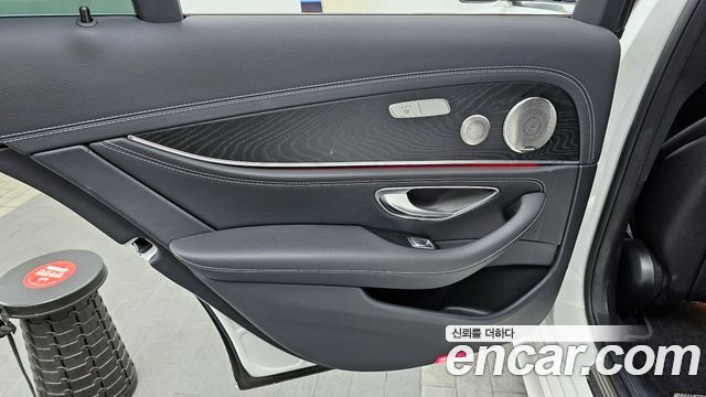 Mercedes-Benz E-Class E220d 4MATIC AMG Line