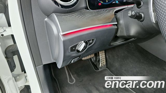 Mercedes-Benz E-Class E220d 4MATIC AMG Line