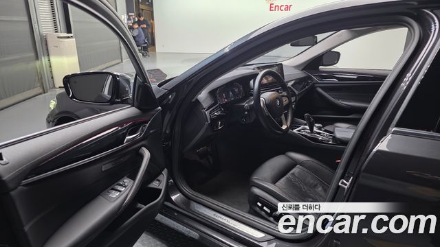 BMW 5-Series 523d Luxury