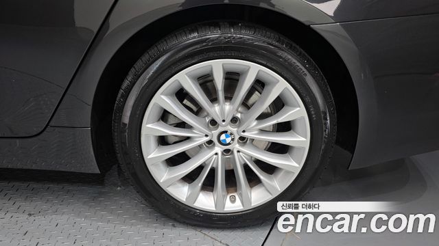 BMW 5-Series 523d Luxury