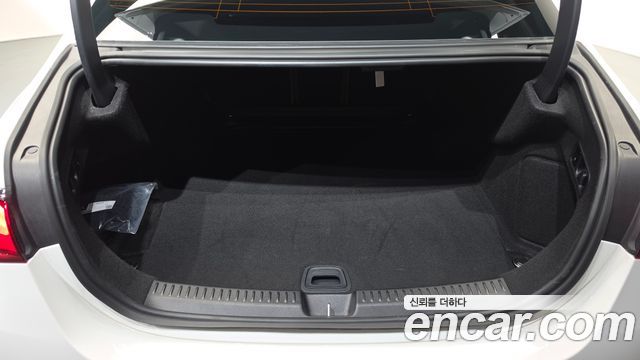 Mercedes-Benz E-Class E200 AMG Line