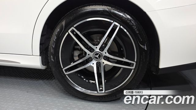Mercedes-Benz E-Class E200 AMG Line