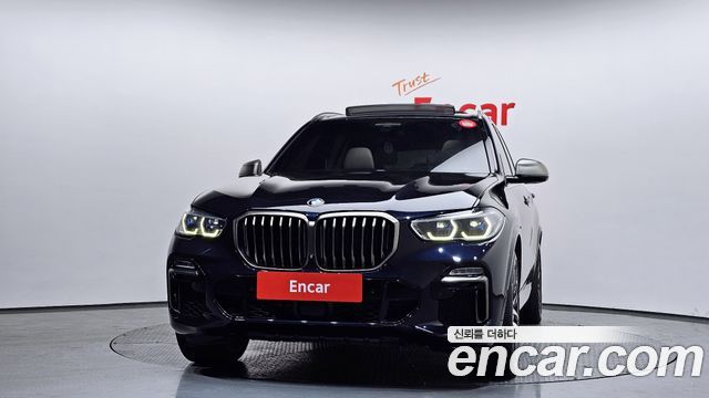 BMW X5 M50i