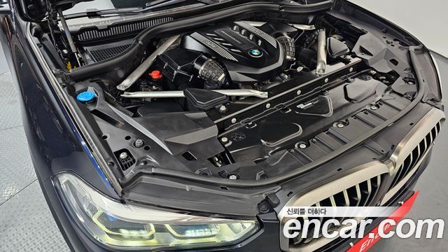 BMW X5 M50i