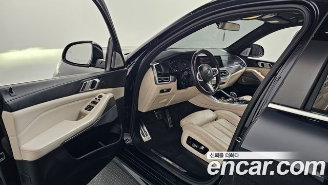 BMW X5 M50i