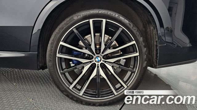 BMW X5 M50i