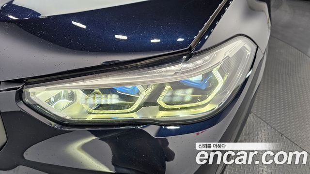 BMW X5 M50i