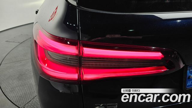 BMW X5 M50i