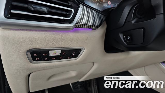 BMW X5 M50i