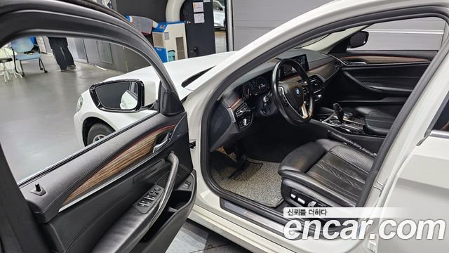 BMW 5-Series 520d Luxury Plus