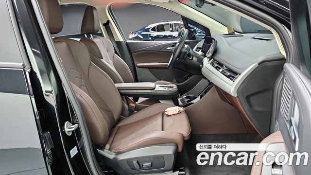 BMW 2-Series 220i Advantage