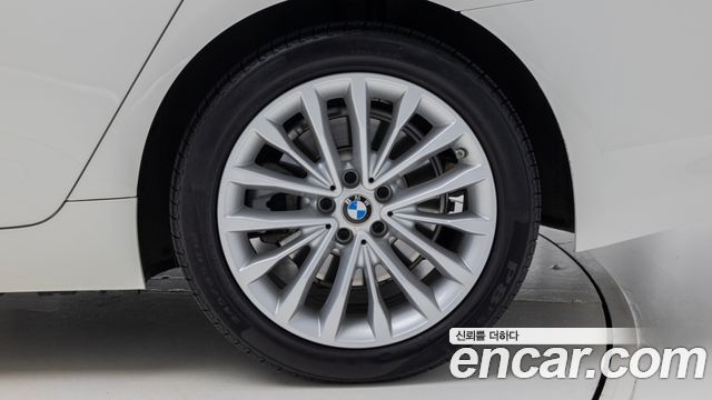 BMW 5-Series 530e Luxury