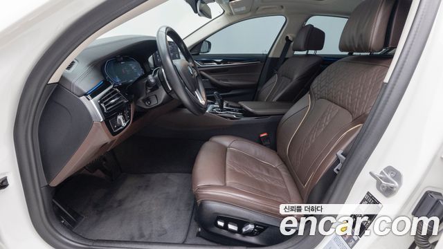 BMW 5-Series 530e Luxury