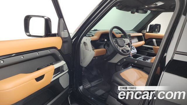 Land Rover Defender 130 D300 X-Dynamic HSE