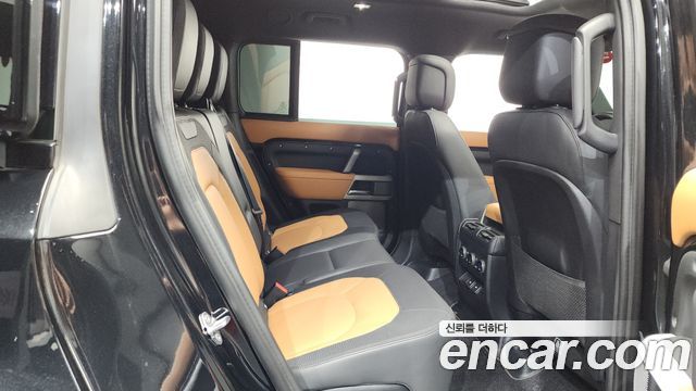 Land Rover Defender 130 D300 X-Dynamic HSE