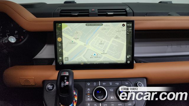 Land Rover Defender 130 D300 X-Dynamic HSE