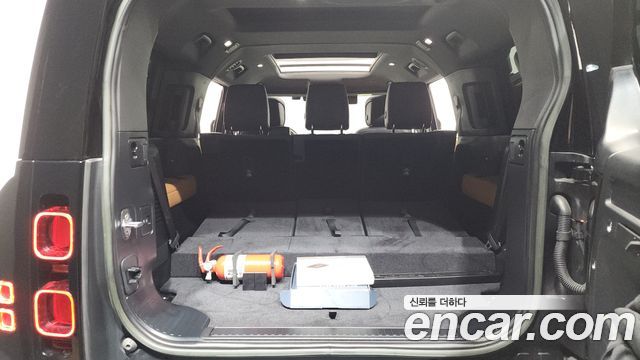 Land Rover Defender 130 D300 X-Dynamic HSE