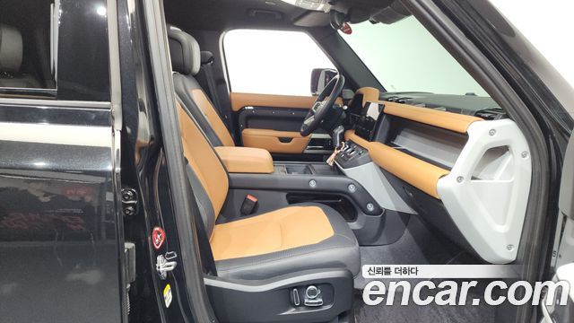 Land Rover Defender 130 D300 X-Dynamic HSE