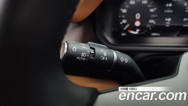 Land Rover Defender 130 D300 X-Dynamic HSE