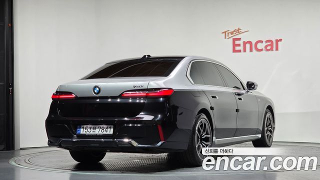 BMW 7-Series 740i sDrive M Sport