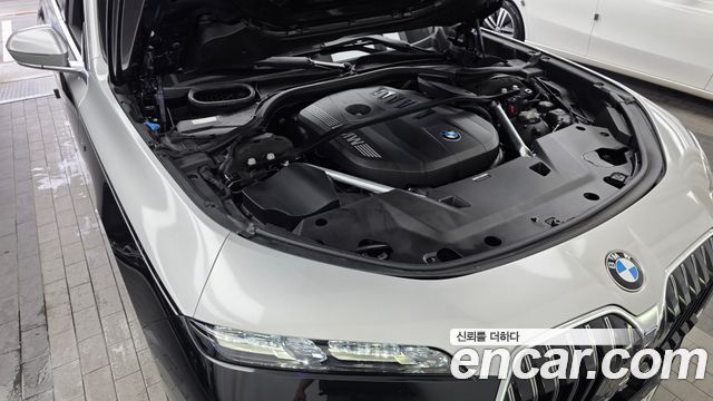 BMW 7-Series 740i sDrive M Sport