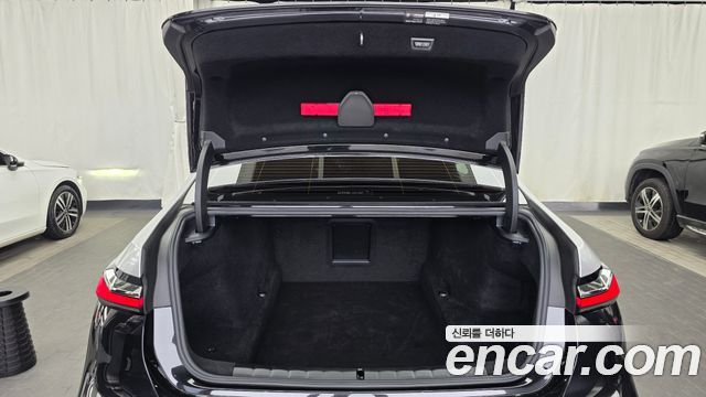 BMW 7-Series 740i sDrive M Sport