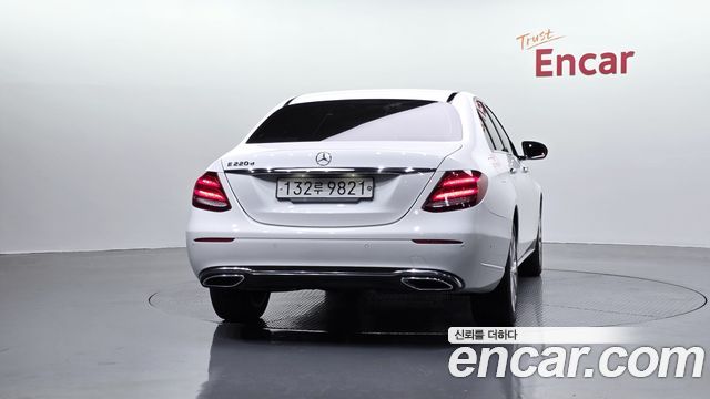 Mercedes-Benz E-Class E220d Exclusive