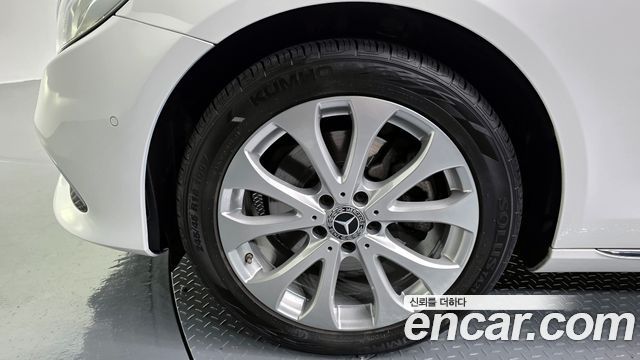 Mercedes-Benz E-Class E220d Exclusive