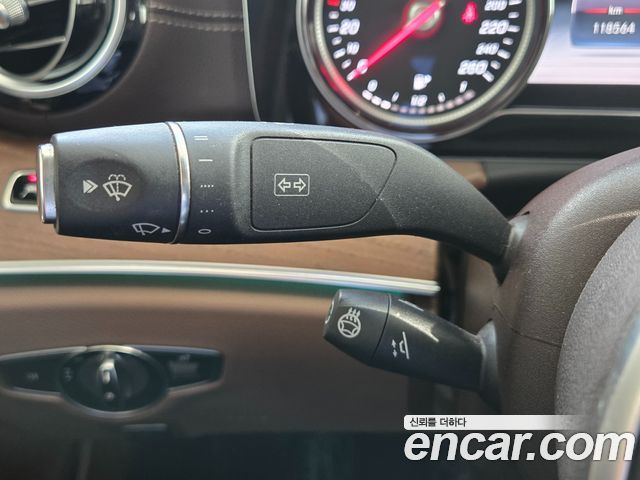 Mercedes-Benz E-Class E220d Exclusive