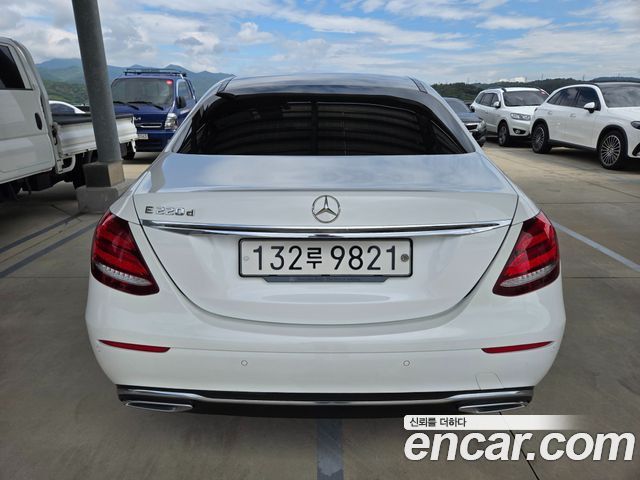 Mercedes-Benz E-Class E220d Exclusive