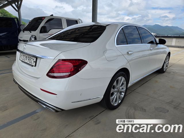 Mercedes-Benz E-Class E220d Exclusive