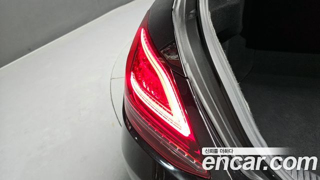 Mercedes-Benz C-Class C200